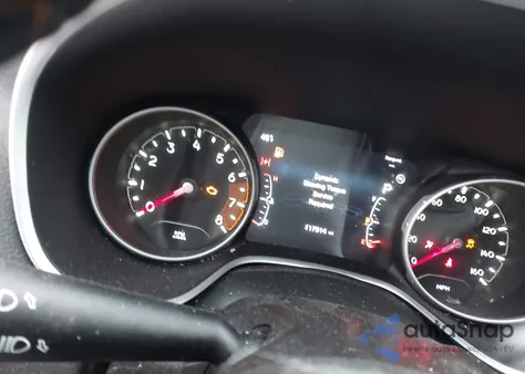 2018 Jeep Compass Latitude 4X4 z USA, uszkodzony, nr VIN 3C4NJDBB2JT434000